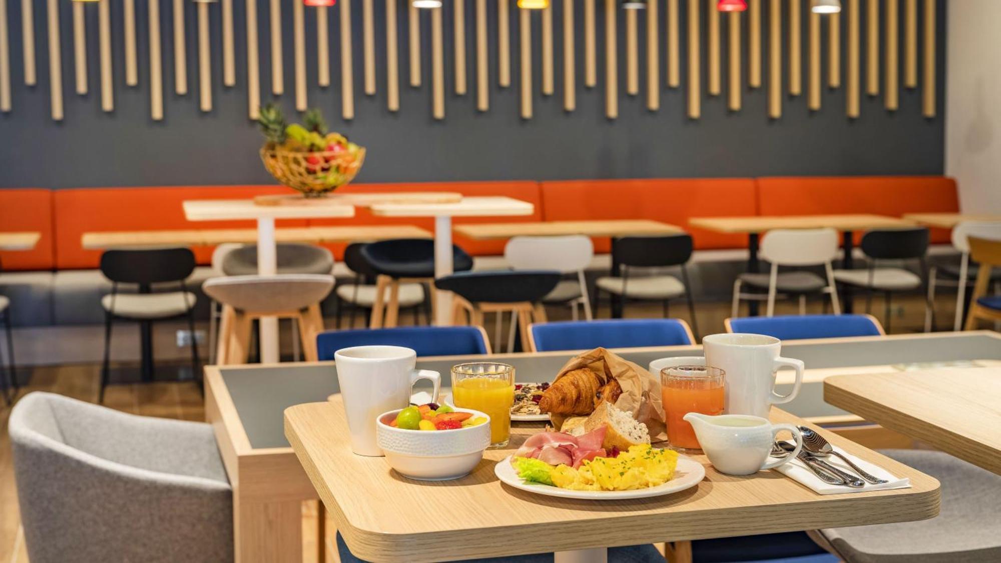 Express - - Grand Arenas By Ihg